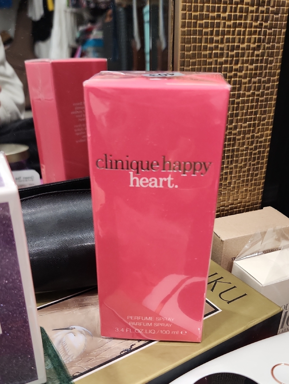 Clinique Happy Heart Eau de Parfum Spray - Bright Pink Box